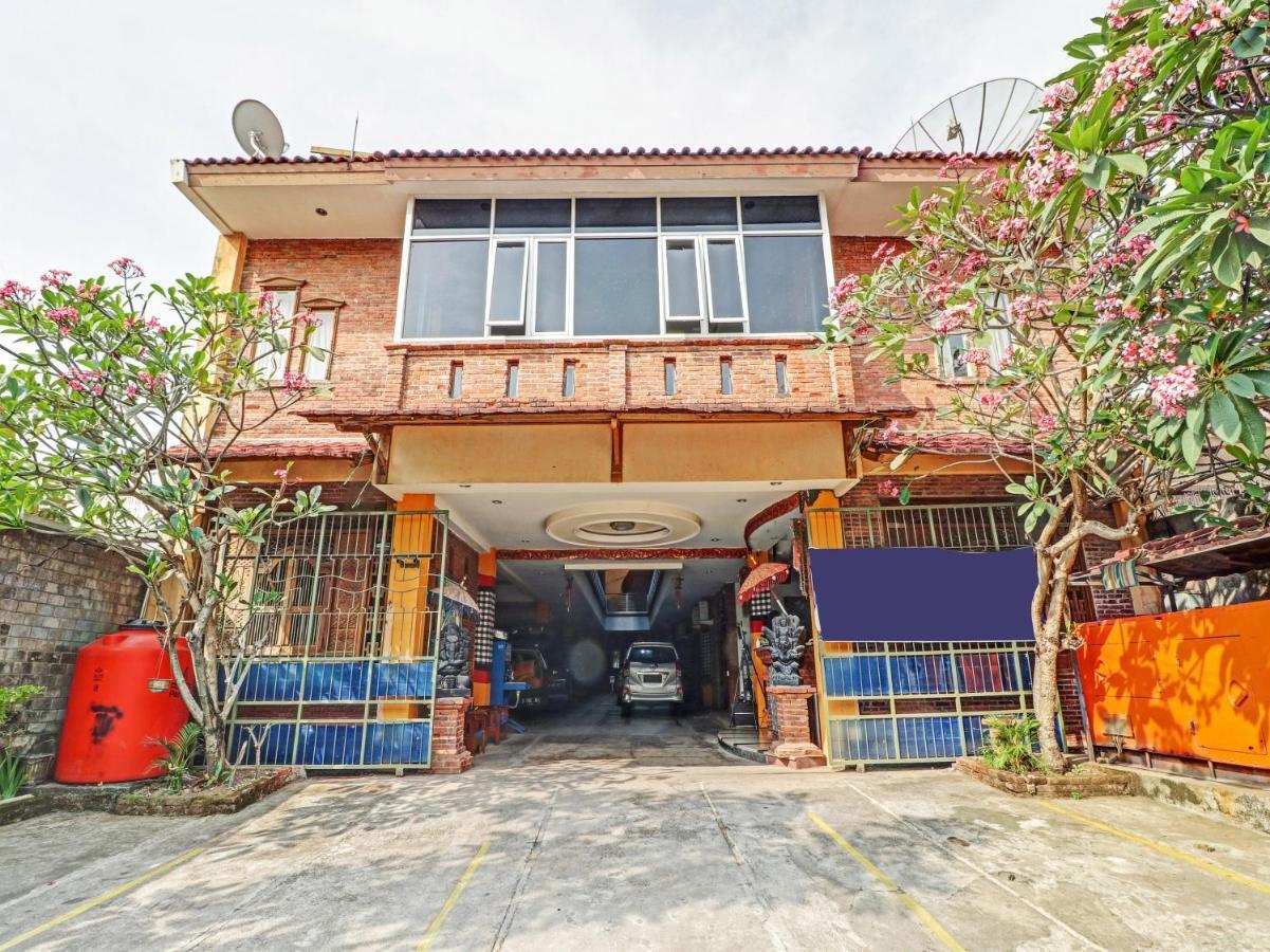 Oyo 90408 Hotel Horton Cirebon Exterior foto